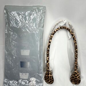 Jen & Co Versa Tote Interchangeable Animal Print Straps